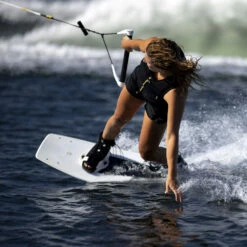 Devant -WORLD NAUTIC CENTER Soldes 22222110 1 0