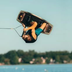 Jobe Ensemble Wakeboard Conflict 145cm & Chausses Charge 9 Jobe Ensemble Wakeboard Conflict 145cm & Chausses Charge -WORLD NAUTIC CENTER Soldes 278821038 145 3 0