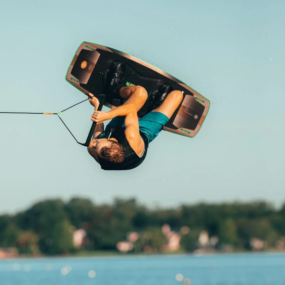 Jobe Ensemble Wakeboard Conflict 145cm & Chausses Republik 6 Jobe Ensemble Wakeboard Conflict 145cm & Chausses Republik â Image 4