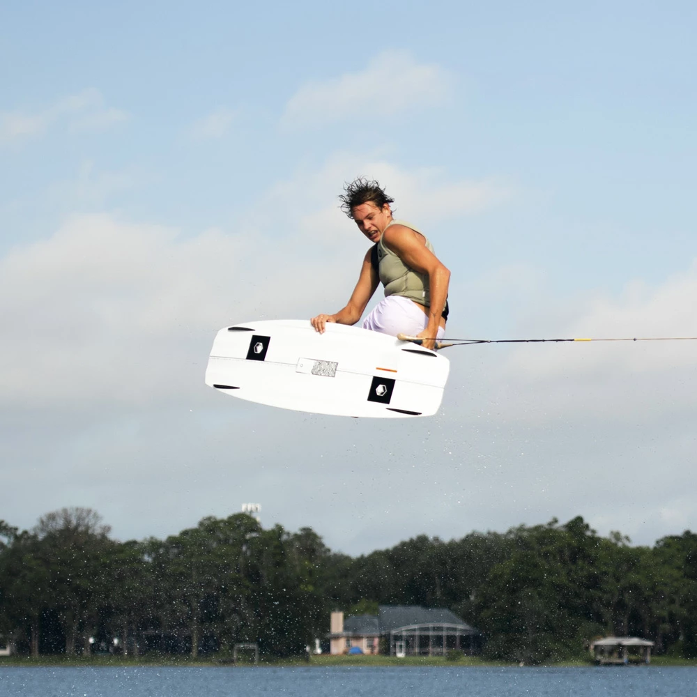 Liquid Force UNITY AERO Wakeboard 139cm 5 Liquid Force UNITY AERO Wakeboard 139cm – Image 3